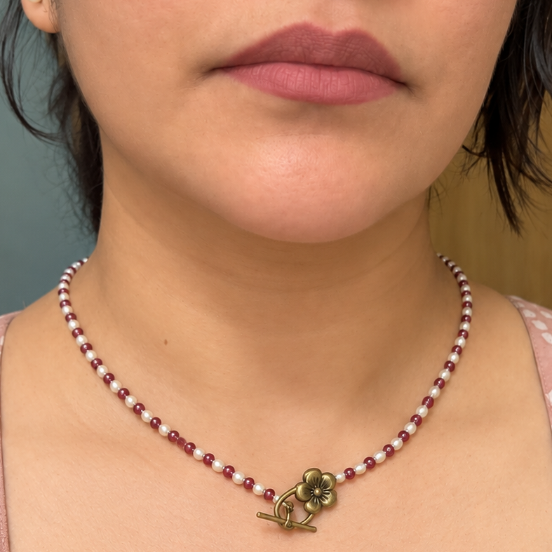 GILBI Rice pearl and Garnet Choker