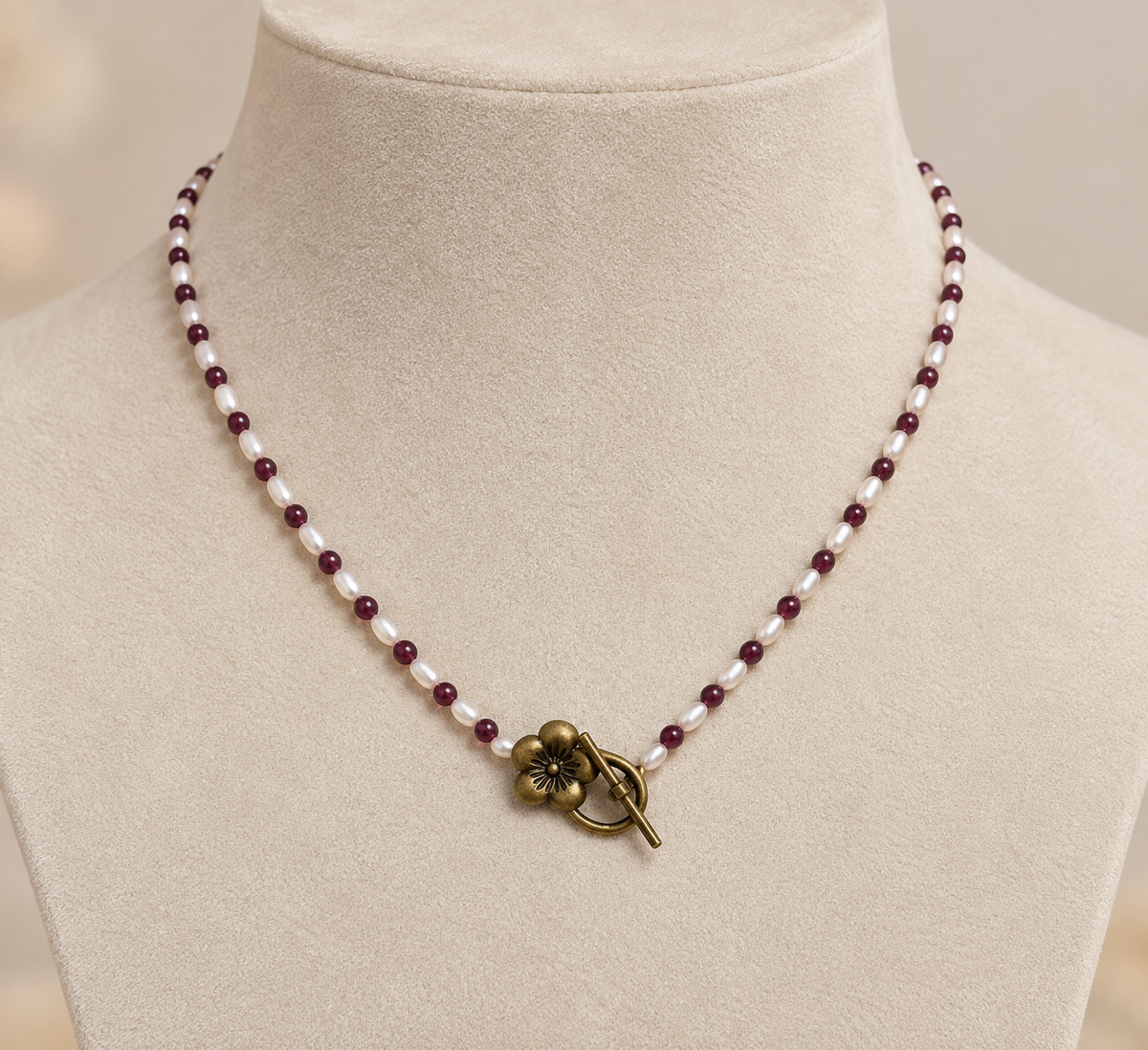 GILBI Rice pearl and Garnet Choker